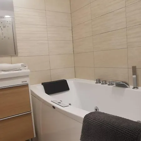 Chez Aurel & Manu - Jacuzzi *